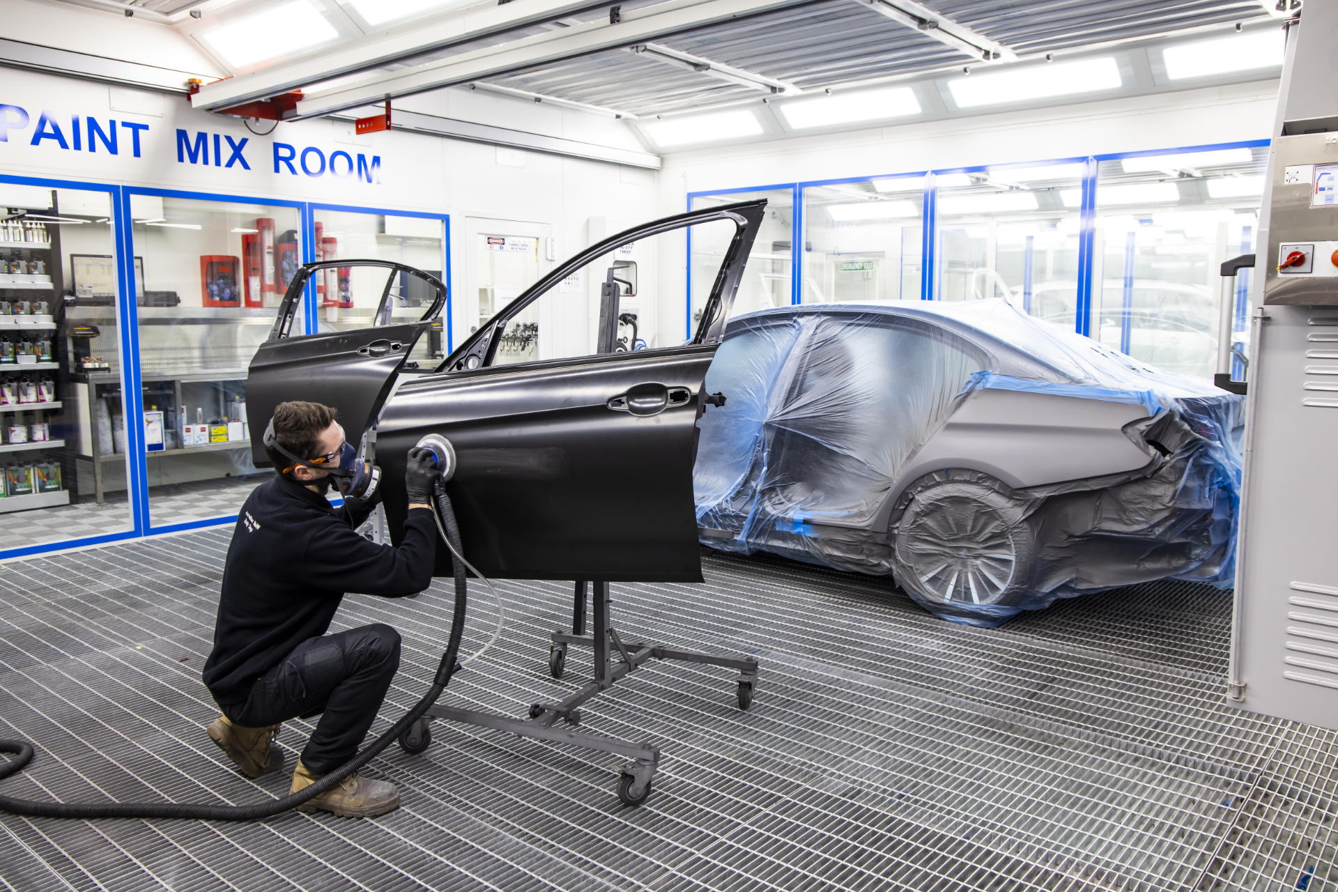 North Shore BMW Opens “State-Of-The-Art” Accredited BMW Bodyshop