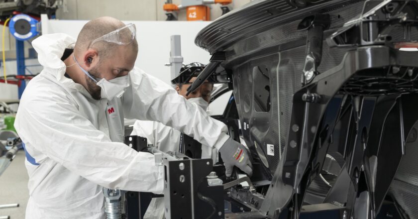BMW Australia Launches Enhanced Carbon Fibre Repair Training Programme