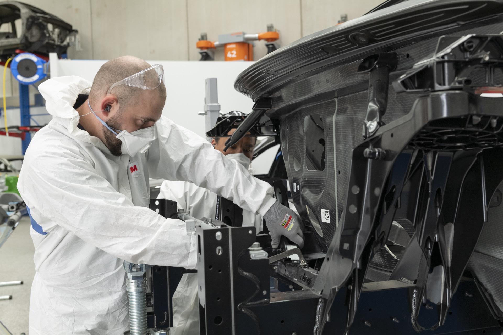 BMW Australia Launches Enhanced Carbon Fibre Repair Training Programme
